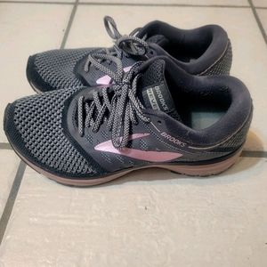 Brooks sneakers